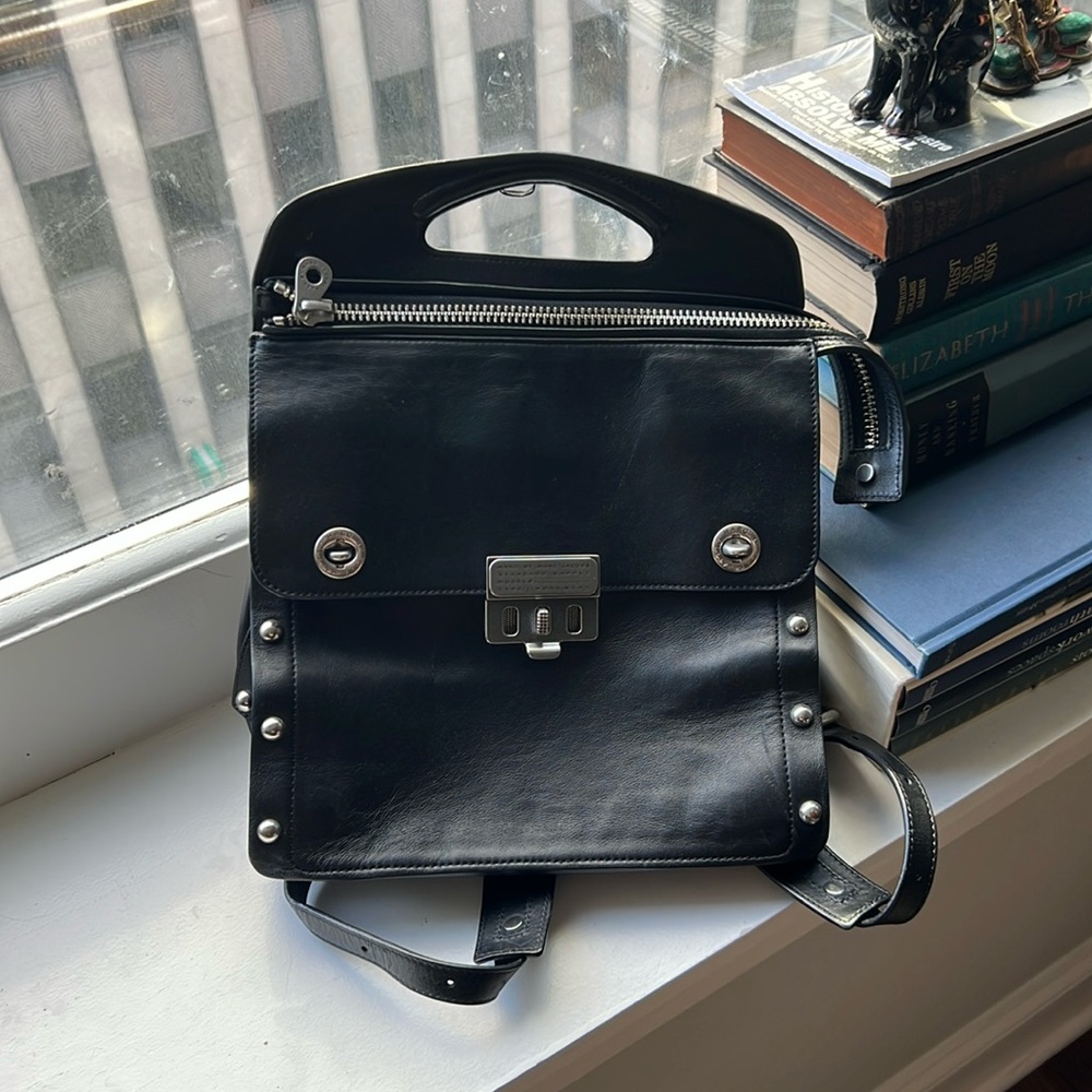 Marc Jacob’s leather vintage backpack 🎒